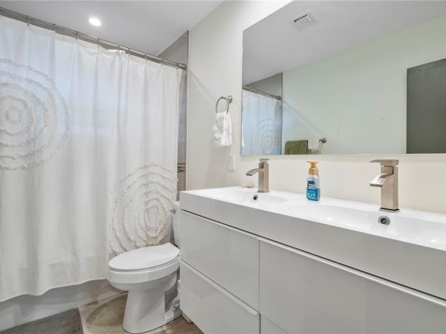 Home for rent at 1949 Windward Dr - photo 5541751