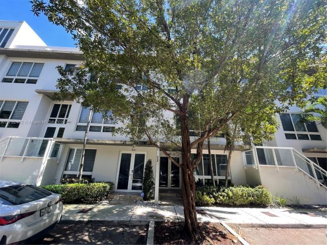 Home for sale at 6651 NW 105th Pl 6651 - photo 5586011