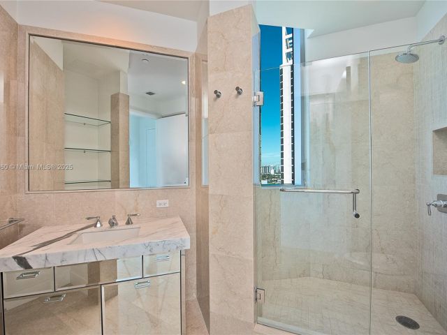 Apartment for sale  Unit #2003 - photo 5668574