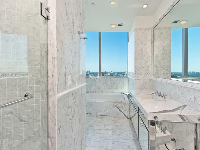 Apartment for sale  Unit #2003 - photo 5668579