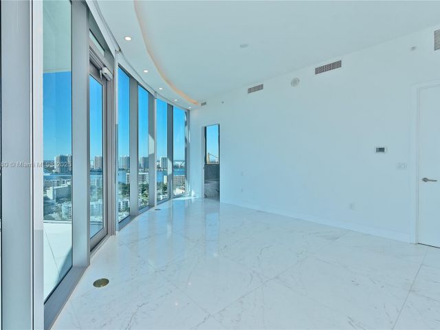 Apartment for sale  Unit #2003 - photo 5668583