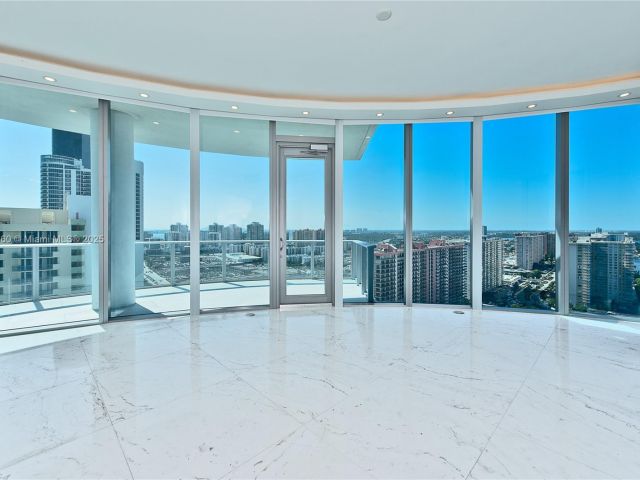 Apartment for sale  Unit #2003 - photo 5668584