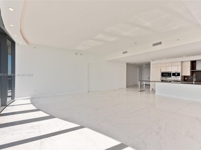 Apartment for sale  Unit #2003 - photo 5668588