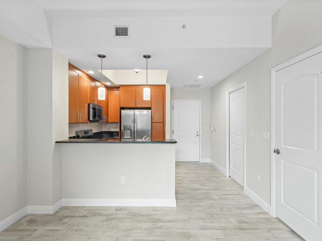 Apartment for sale  Unit #1011 - photo 5988209