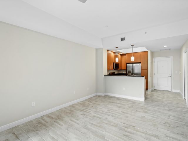 Apartment for sale  Unit #1011 - photo 5988214
