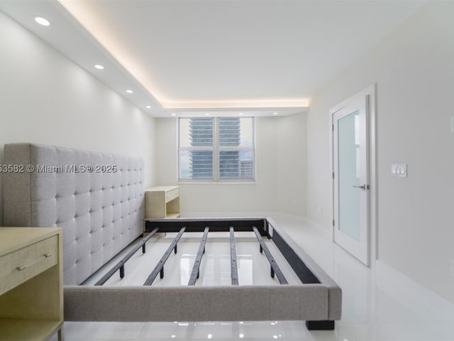 2-bedroom condo for sale in Hallandale Beach - 1950 S Ocean Dr 20L - MondialRealty