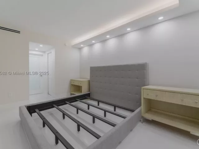 2-bedroom condo for sale in Hallandale Beach - 1950 S Ocean Dr 20L - MondialRealty