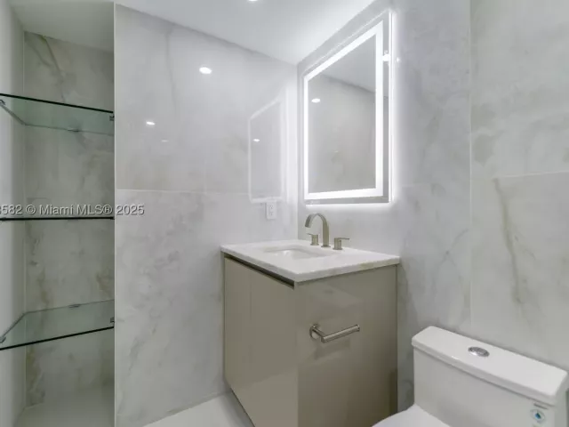 2-bedroom condo for sale in Hallandale Beach - 1950 S Ocean Dr 20L - MondialRealty