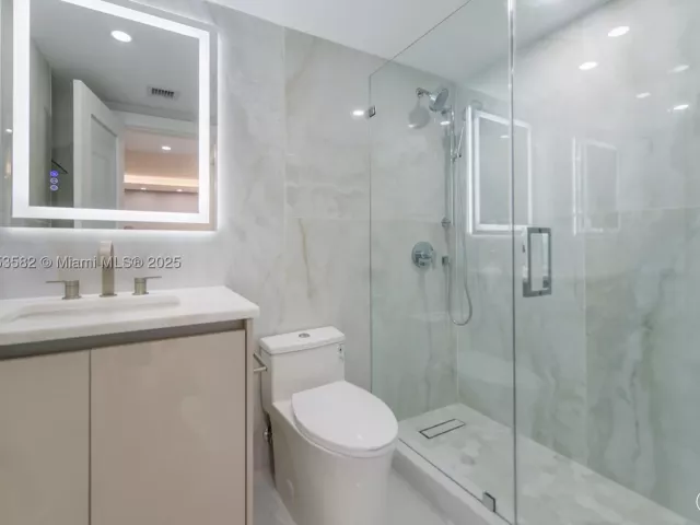 2-bedroom condo for sale in Hallandale Beach - 1950 S Ocean Dr 20L - MondialRealty