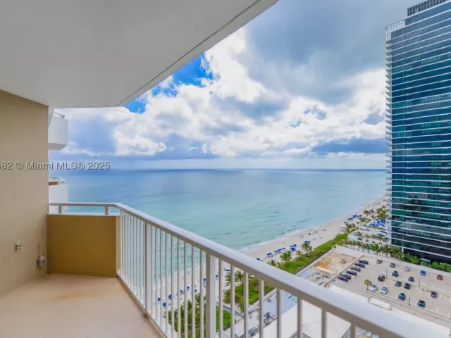 2-bedroom condo for sale in Hallandale Beach - 1950 S Ocean Dr 20L - MondialRealty