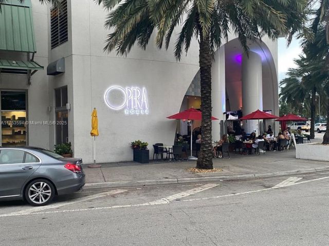 1-bedroom condo for sale in Miami - 1750 N Bayshore Dr 2905 - MondialRealty