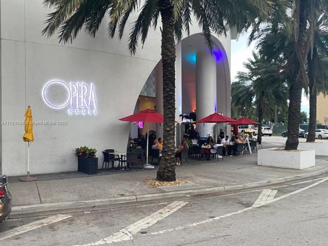 1-bedroom condo for sale in Miami - 1750 N Bayshore Dr 2905 - MondialRealty