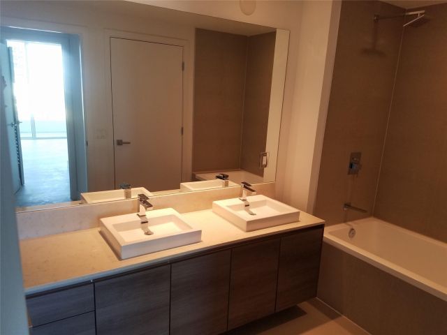 Apartment for sale  Unit #2404 - photo 5622432