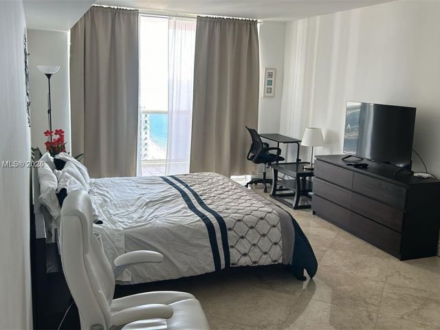 Apartment for rent  Unit #3208 - photo 5672670