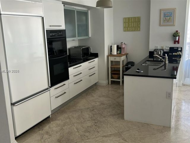 Apartment for rent  Unit #3208 - photo 5672671