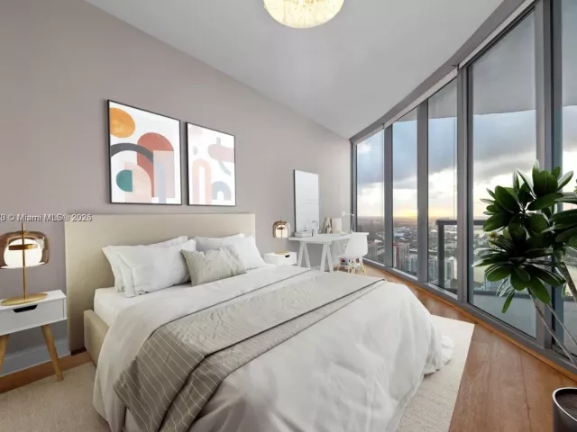 Apartment for sale  Unit #4705 - photo 5670300