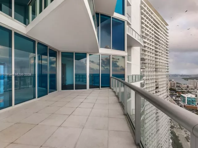 Apartment for sale  Unit #4705 - photo 5670289