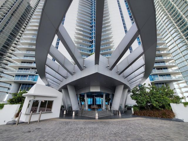 Apartment for sale  Unit #4705 - photo 5670288