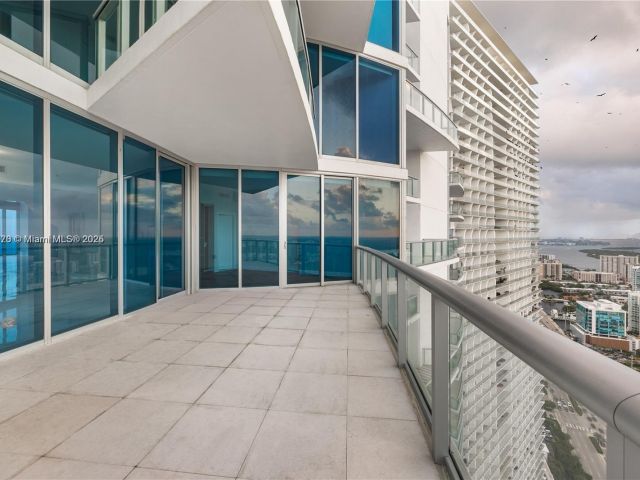 Apartment for sale  Unit #4705 - photo 5670289