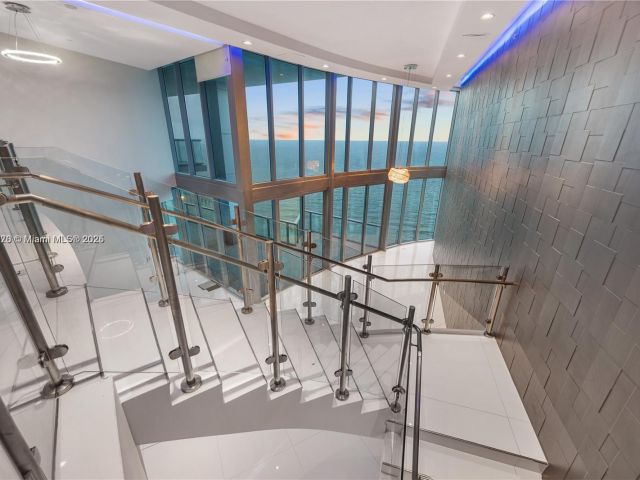 Apartment for sale  Unit #4705 - photo 5670296