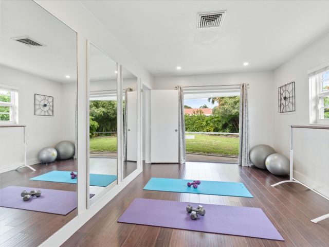 Home for sale at 113 Burning Tree Lane - photo 5587852