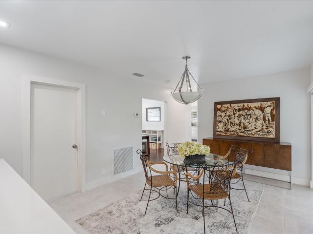 Home for sale at 113 Burning Tree Lane - photo 5587858