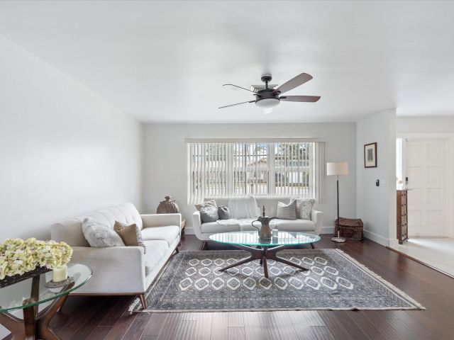 Home for sale at 113 Burning Tree Lane - photo 5587865