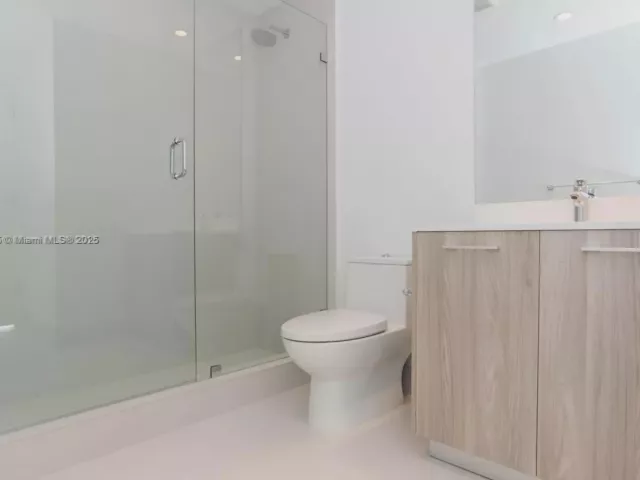 2-bedroom condo for sale in Miami - 501 NE 31st St 2009 - MondialRealty