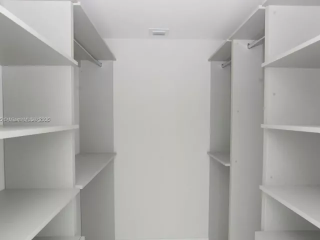 2-bedroom condo for sale in Miami - 501 NE 31st St 2009 - MondialRealty