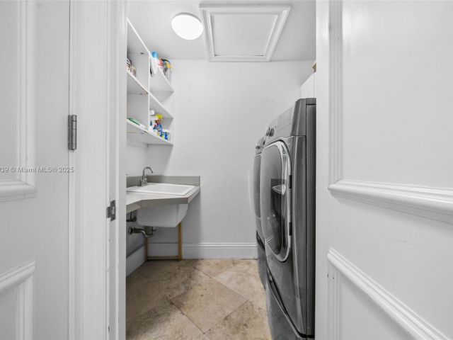 Home for sale at 6 Coconut Ln - photo 5573695