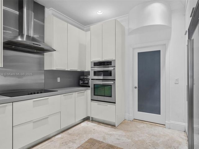 Home for sale at 6 Coconut Ln - photo 5573696