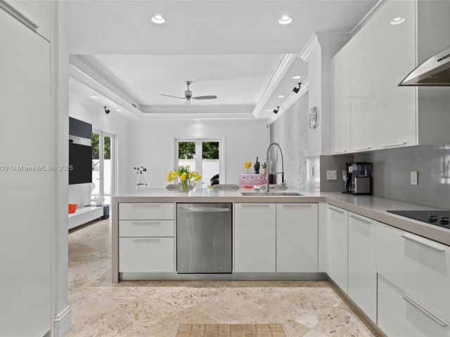 Home for sale at 6 Coconut Ln - photo 5573697