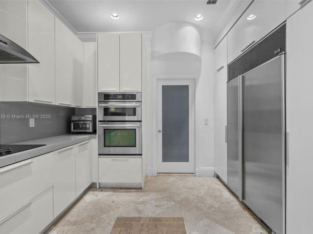 Home for sale at 6 Coconut Ln - photo 5573698