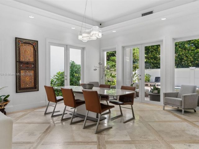 Home for sale at 6 Coconut Ln - photo 5573700