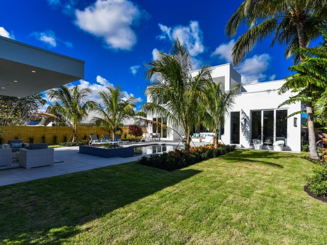 Home for sale at 2627 NE 14th Street - photo 6801785