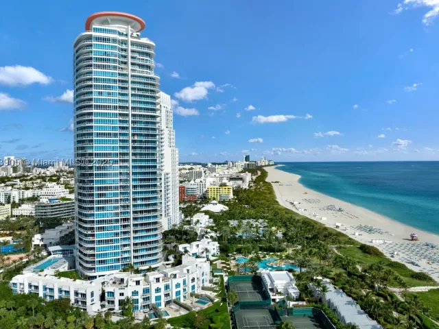 3-bedroom condo for sale in Miami Beach - 100 S Pointe Dr 606 - MondialRealty