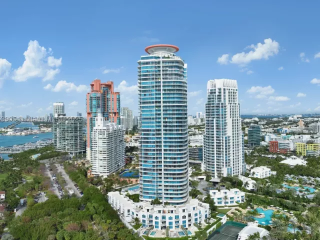3-bedroom condo for sale in Miami Beach - 100 S Pointe Dr 606 - MondialRealty