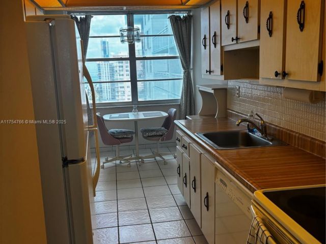 Apartment for sale  Unit #2217 - photo 5734513