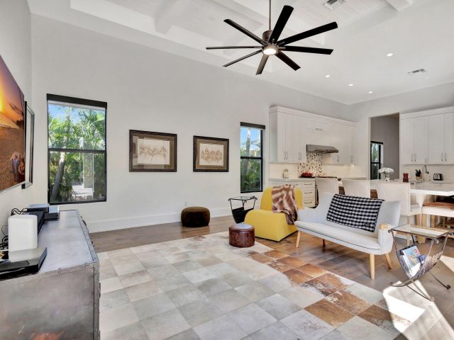 Home for sale at 718 NW 5th Avenue - photo 5813581