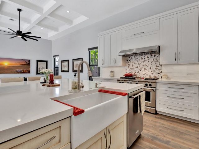 Home for sale at 718 NW 5th Avenue - photo 5813584