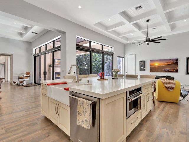 Home for sale at 718 NW 5th Avenue - photo 5813590