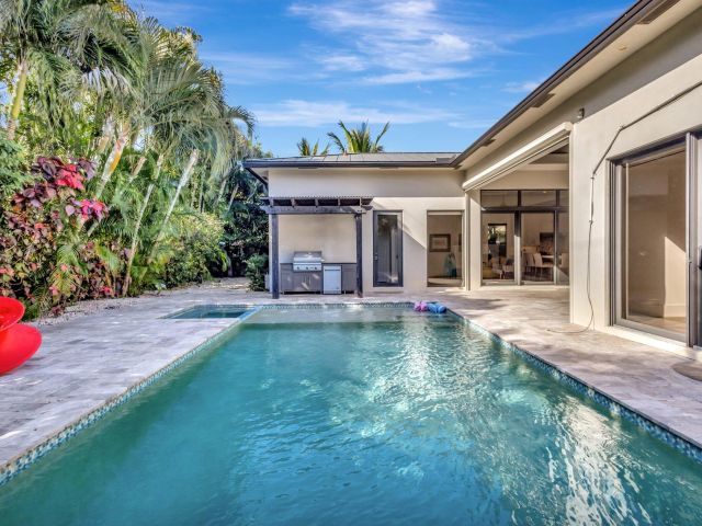 Home for sale at 718 NW 5th Avenue - photo 5813596