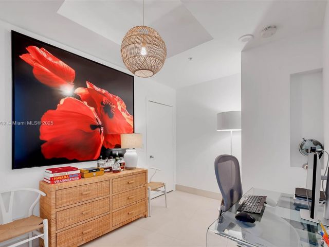 Apartment for sale  Unit #4002 - photo 6203261