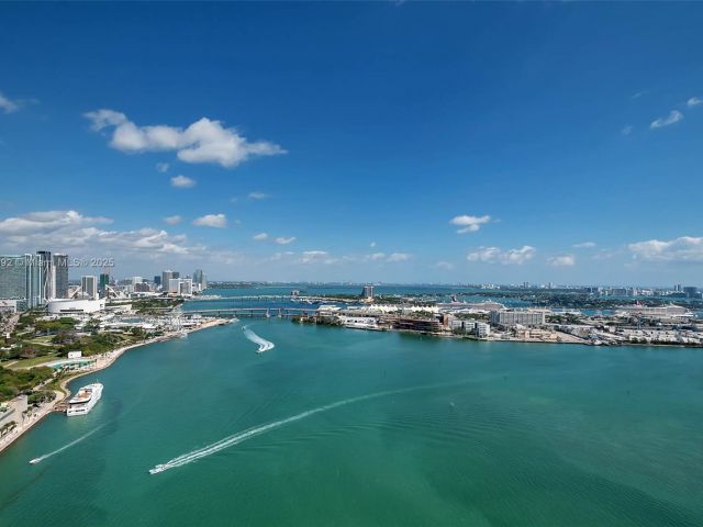 Apartment for sale  Unit #4002 - photo 6203263