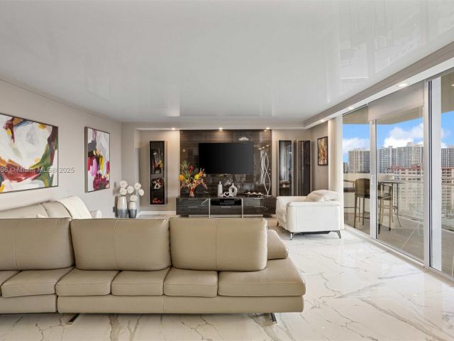 Apartment for sale  Unit #1607 - photo 5662490