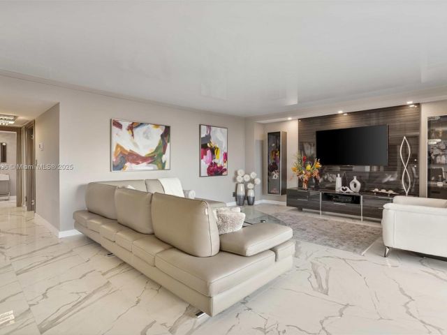 Apartment for sale  Unit #1607 - photo 5662491