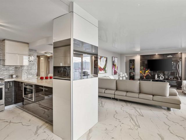 Apartment for sale  Unit #1607 - photo 5662494