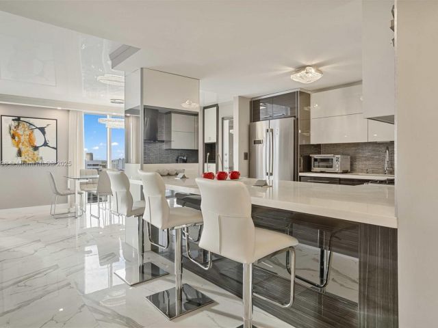 Apartment for sale  Unit #1607 - photo 5662496