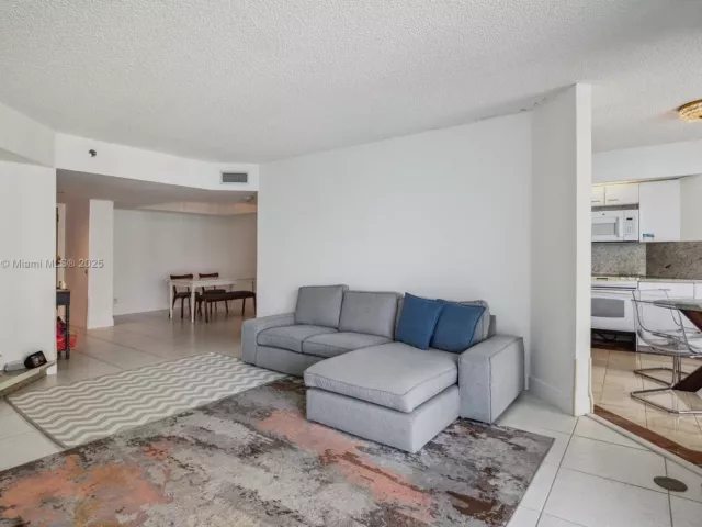 Apartment for sale  Unit #2035 - photo 5649380