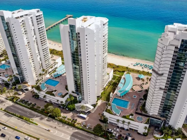 2-bedroom condo for sale in Sunny Isles Beach - 16485 Collins Ave 2035 - MondialRealty